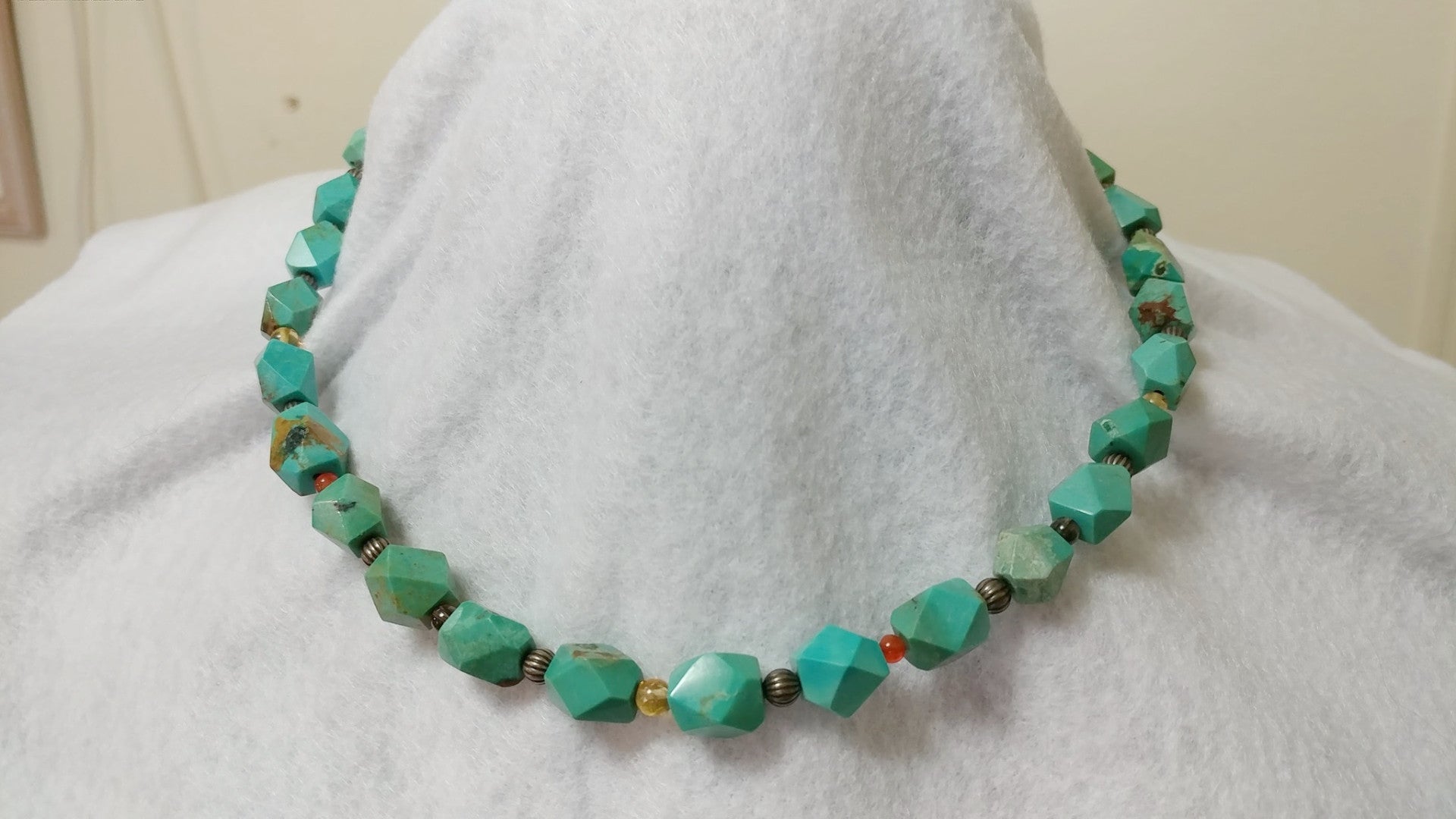 DESIGNER NECKLACE
