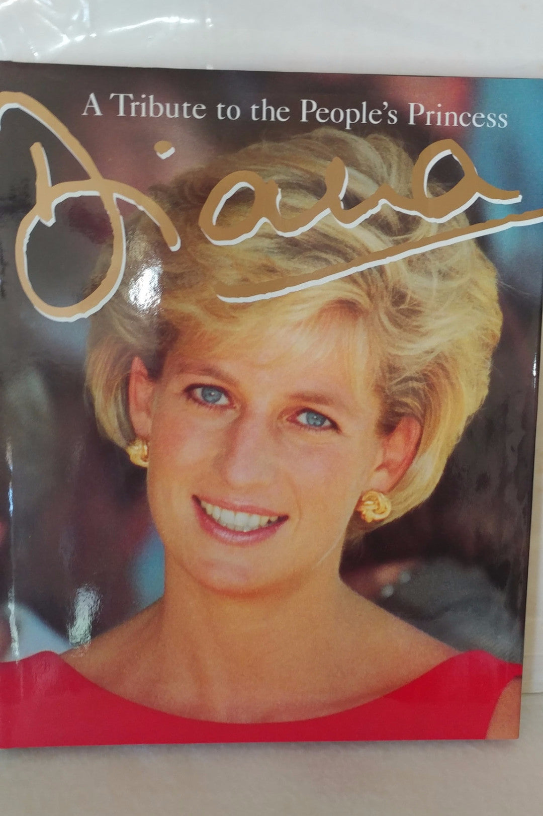 BOOK-"A TRIBUTE TO THE PEOPLE'S PRINCESS DIANA"