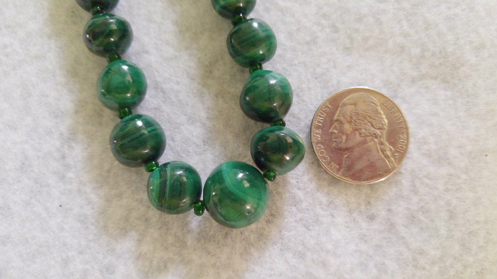 GREEN MALACHITE NECKLACE