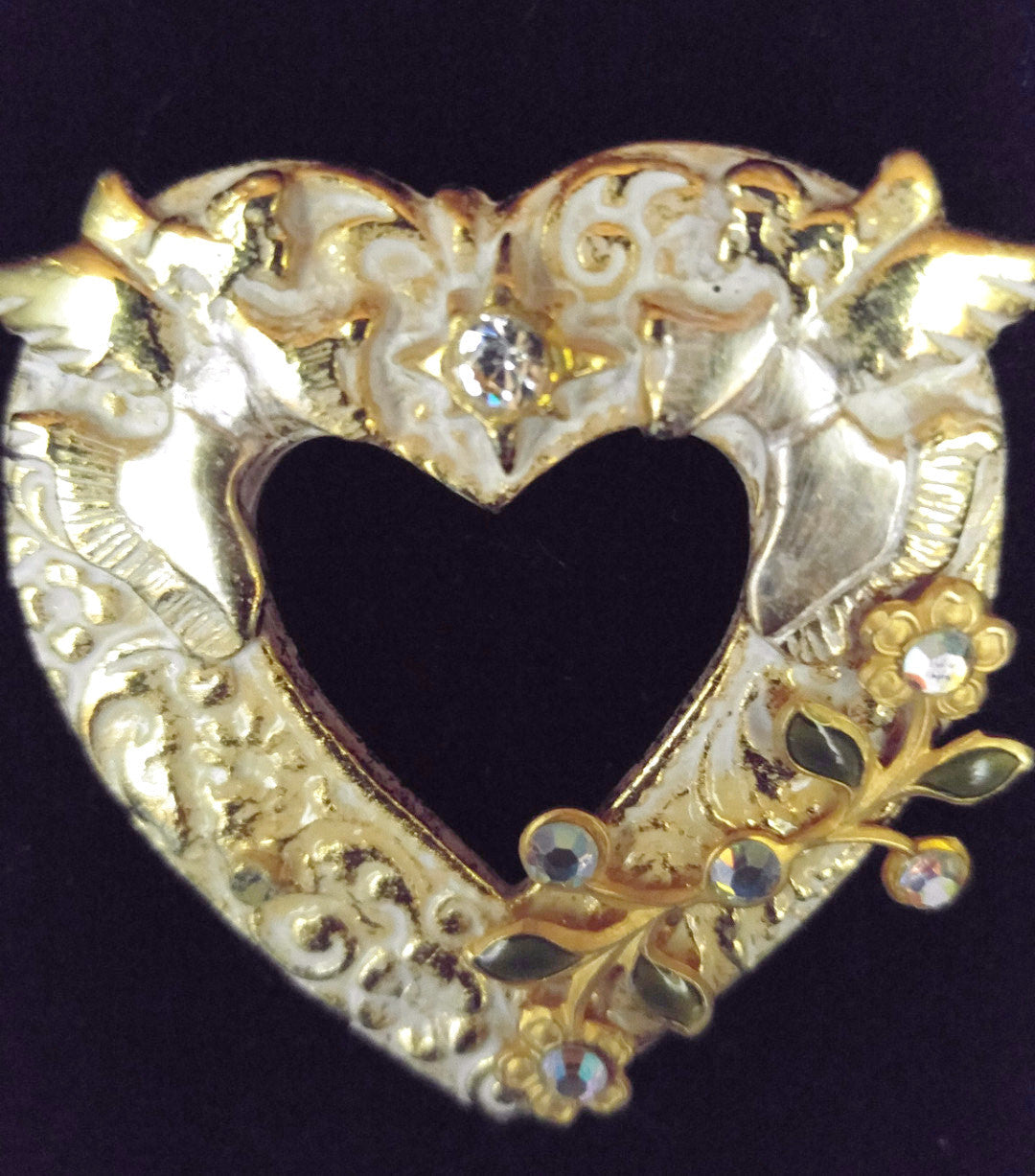DESIGNER PIN