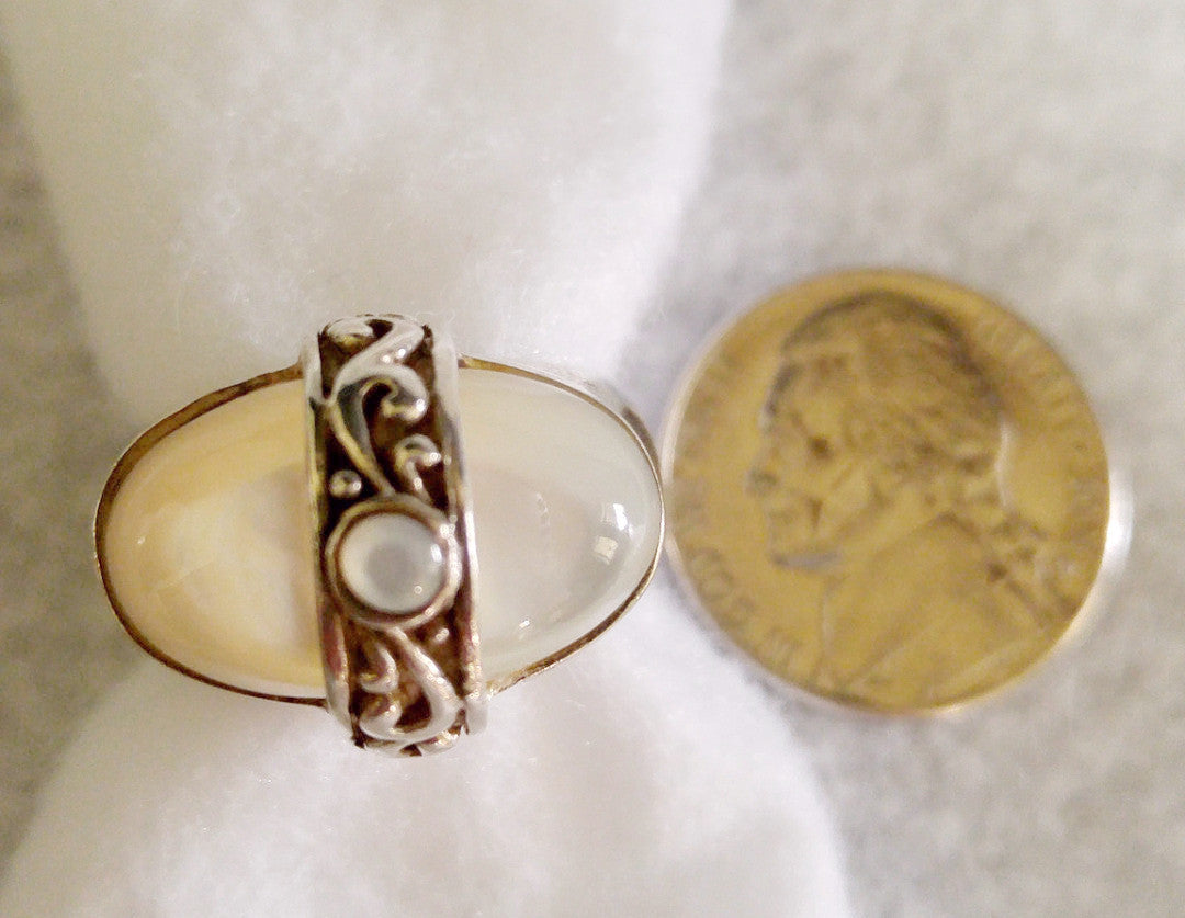STERLING SILVER AND MOTHER OF PEARL RING