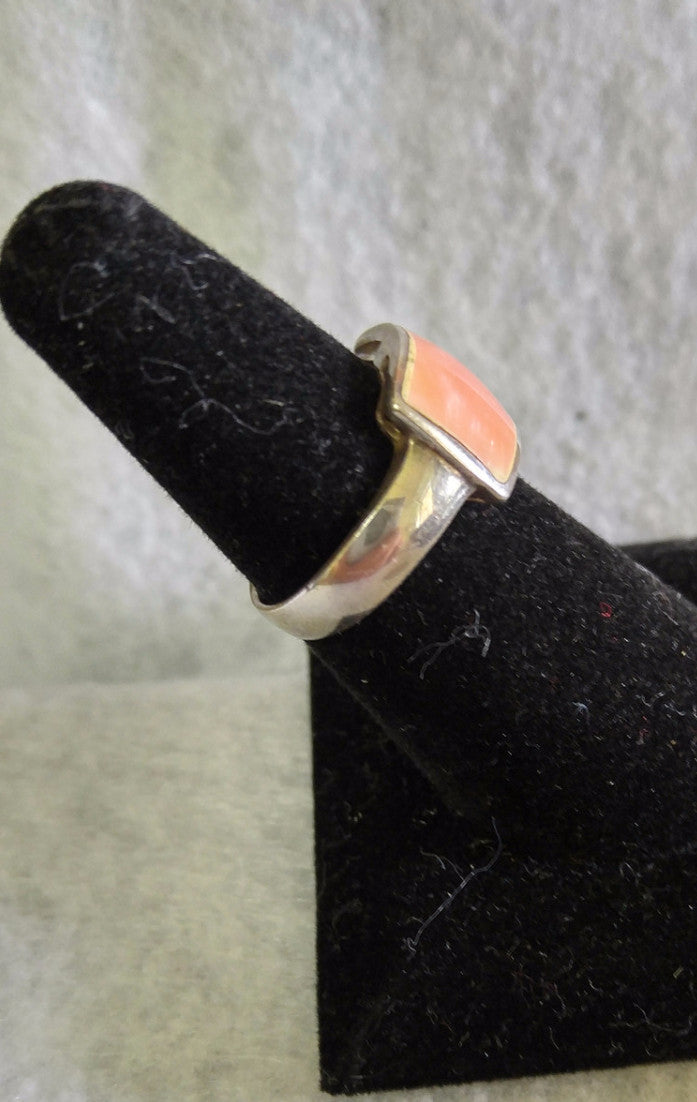 STERLING SILVER RING WITH PINK STONE
