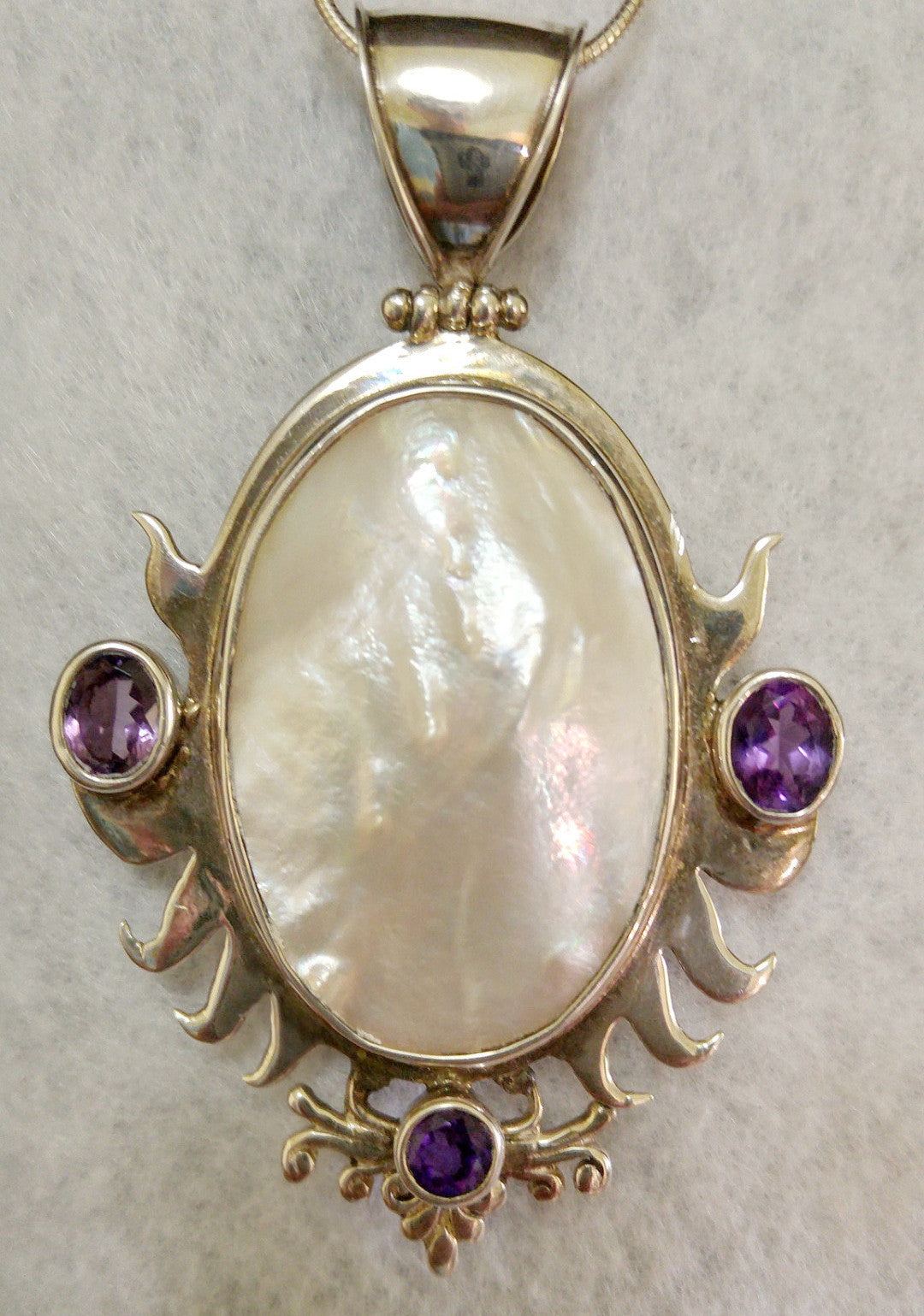 STERLING SILVER AND MOTHER OF PEARL PENDANT