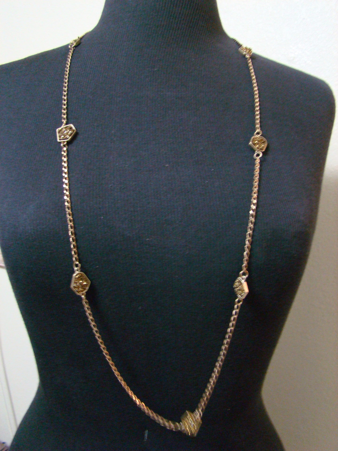 DESIGNER NECKLACE